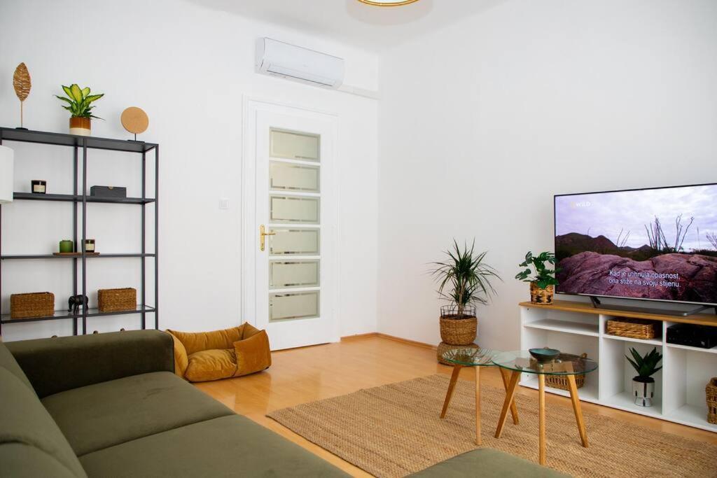 Brand New City Center Apartment Nostalgija Split Eksteriør bilde