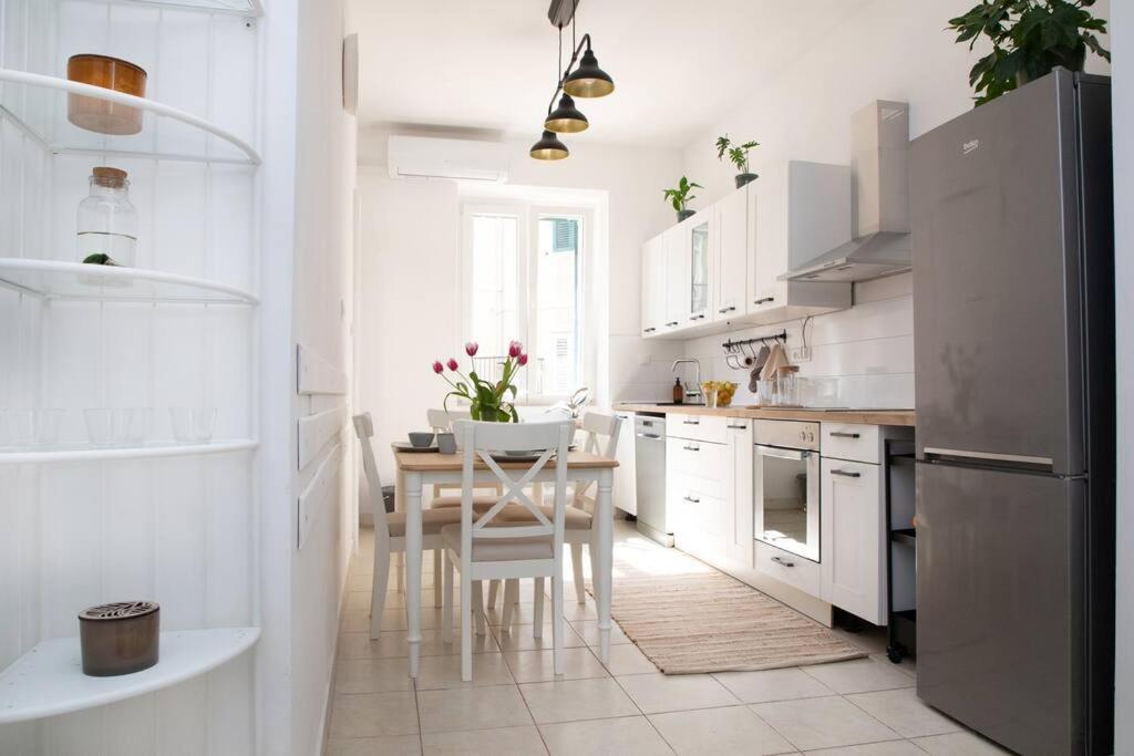 Brand New City Center Apartment Nostalgija Split Eksteriør bilde
