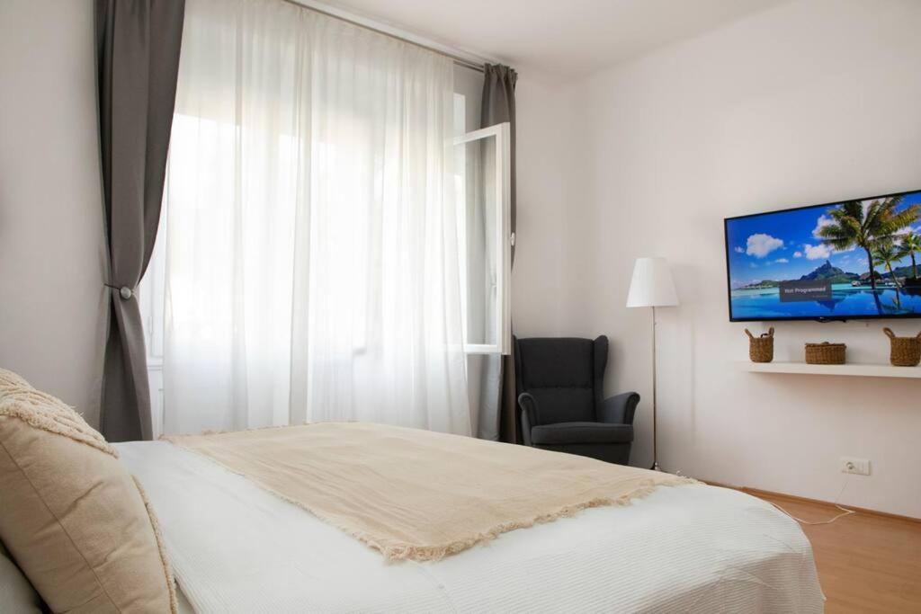 Brand New City Center Apartment Nostalgija Split Eksteriør bilde