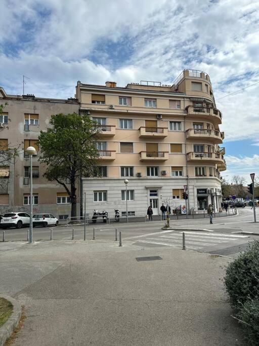 Brand New City Center Apartment Nostalgija Split Eksteriør bilde